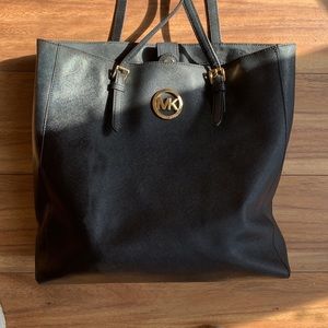 Michael Kors tote
